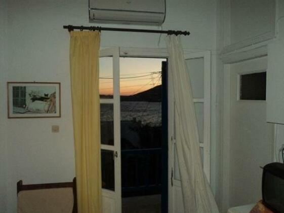 Katerina Rooms Paros - Photo3