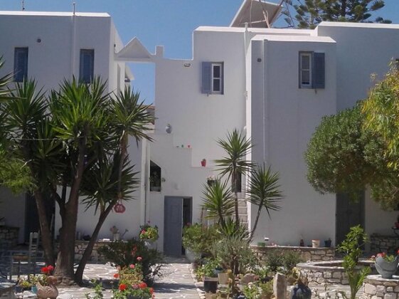 Kikis apartments are private apartments in a cosmopolitan island in the aegean - Photo3
