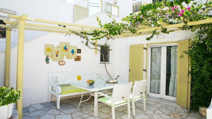 Leonardos Apartments - Photo2