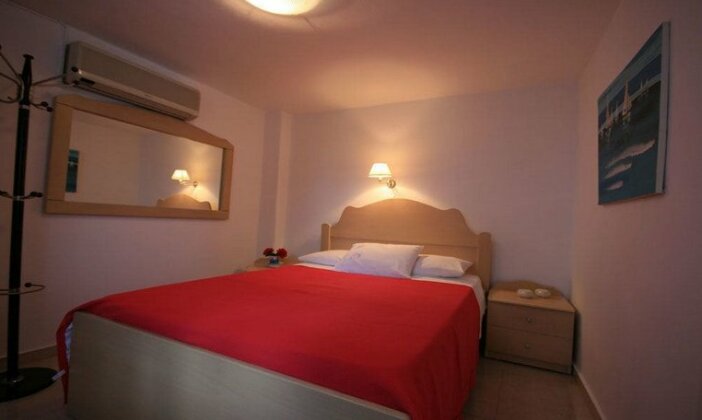 Leonardos Apartments - Photo5