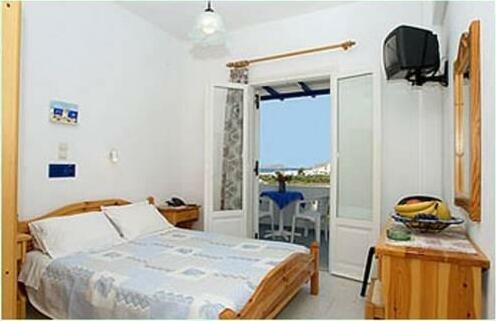 Loukia Apartments & Studios - Photo2