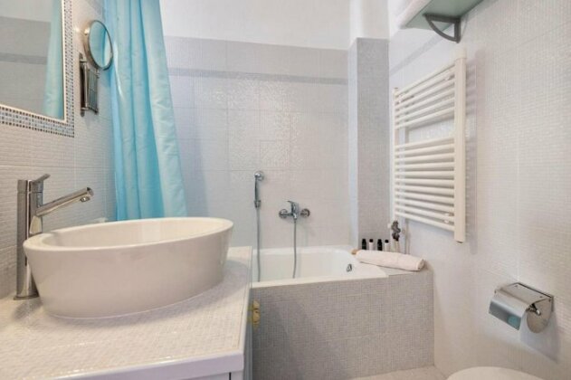 Michael Zeppos Studios - Photo3