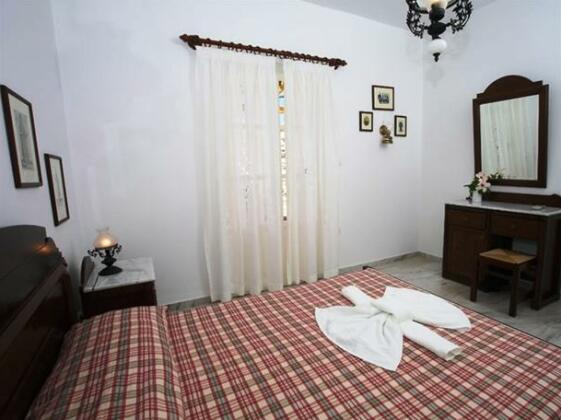 Ostria Paros - Photo3