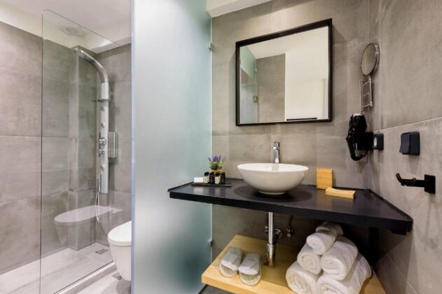 Peven Suites - Photo3