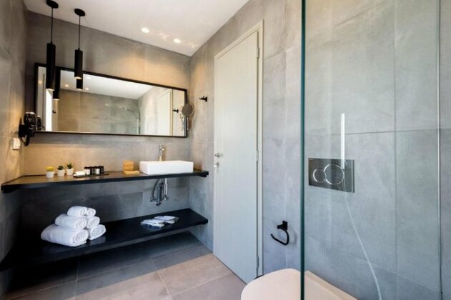 Peven Suites - Photo4