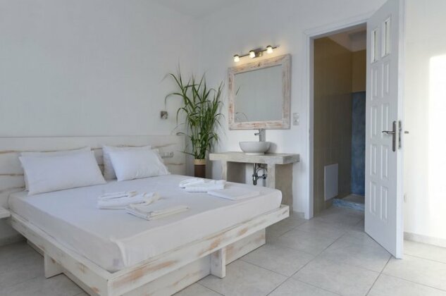 Porto Naoussa - Adults Only - Photo5