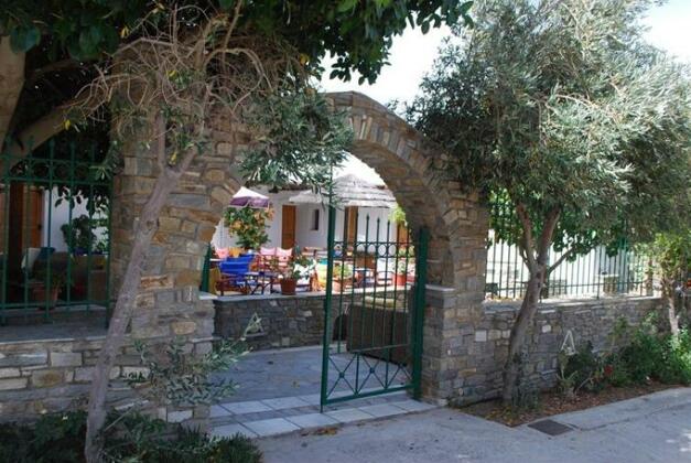 Siroco's Rooms And Studios - Photo2