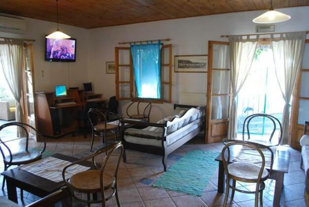 Siroco's Rooms And Studios - Photo5