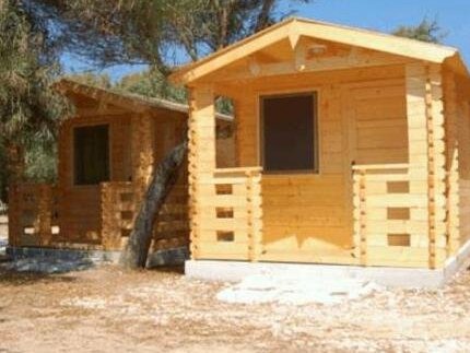 Surfing Beach Huts - Photo2