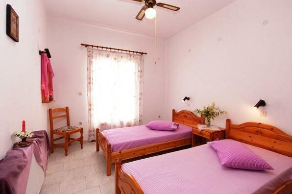 Villa Lefkes - Photo4