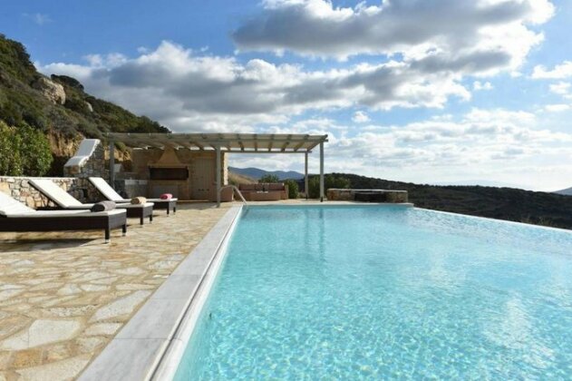 Villa Moonlight Exquisite villa for 10 with pool helipad