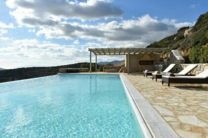 Villa Moonlight Exquisite villa for 10 with pool helipad