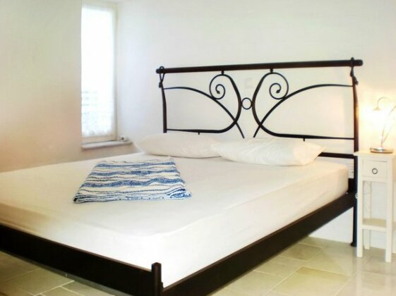 Villa With 2 Bedrooms in Paros With Wonderful sea View Pool Access Terrace - Photo4