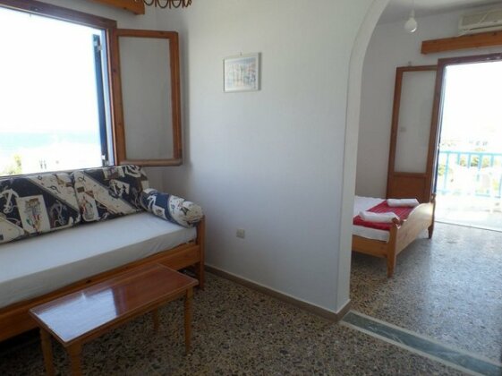 Young Inn Naoussa - Photo4
