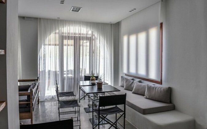 Chris Hotel - Photo5