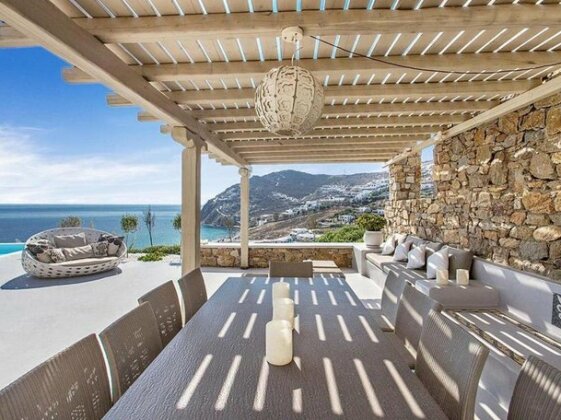 Stunning Villa Best Location Private Pool Walk to Elia Beach - Photo4
