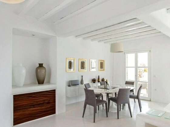 Stunning Villa Best Location Private Pool Walk to Elia Beach - Photo5