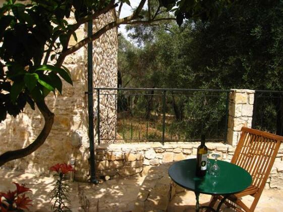Adamantia Hotel - Photo2