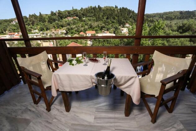 Bastas Hotel & Studios - Photo5