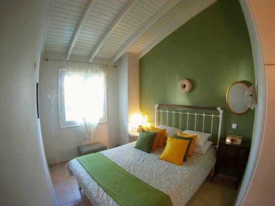 Hammock and Milos - Photo3