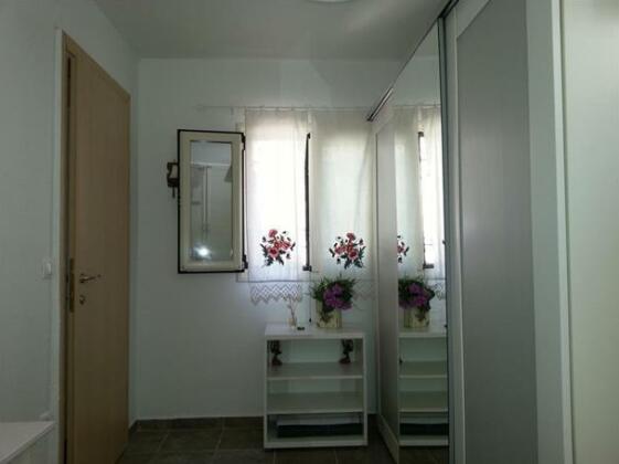 Lavinia - Photo2