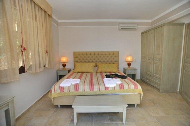 Triena Quality Villas - Photo4