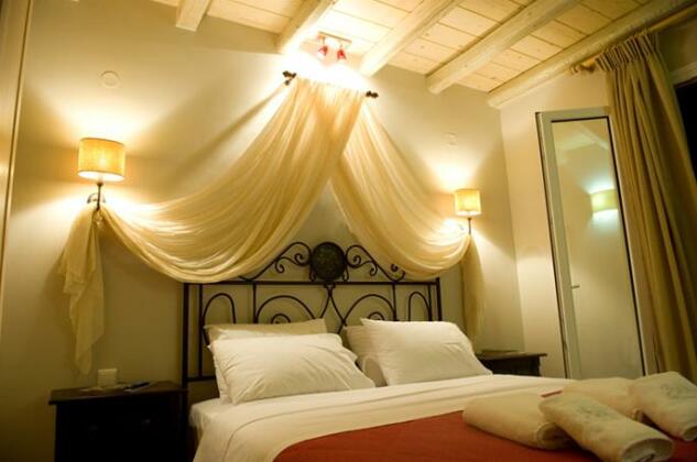 Apelon Tiritas Villas - Photo3