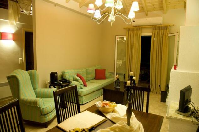 Apelon Tiritas Villas - Photo5