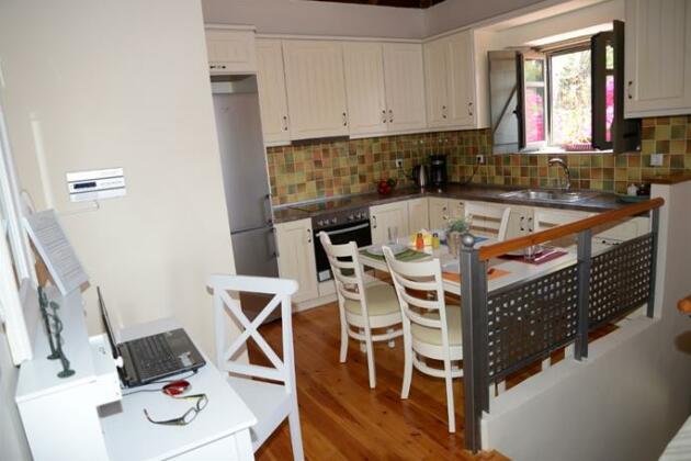 Dio Guesthouses - Photo2