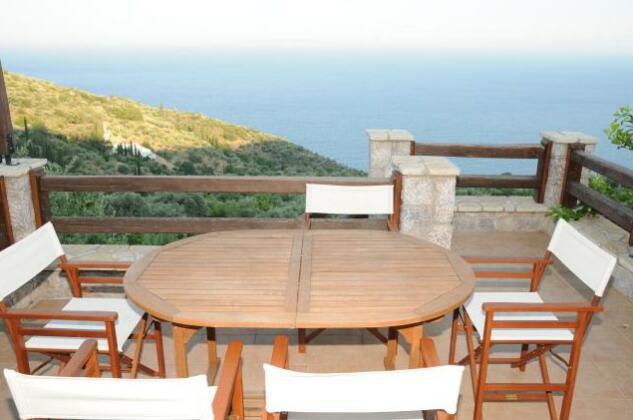 Dio Guesthouses - Photo4