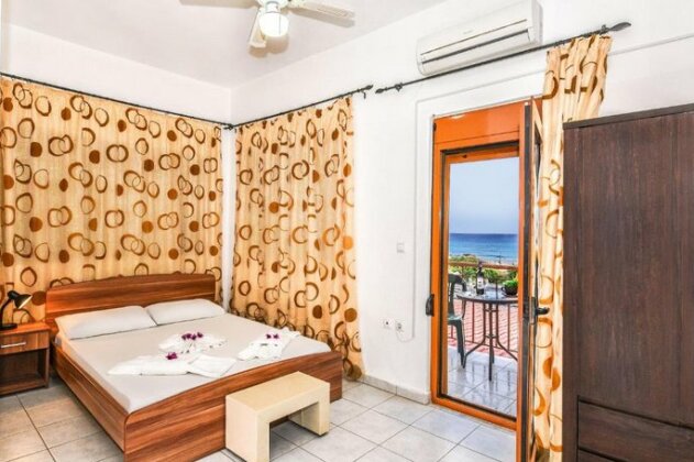 Enplo Rooms Beachfront