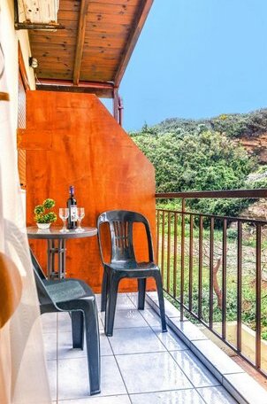 Enplo Rooms Beachfront - Photo4