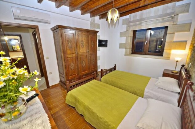 Fotini Traditional Villas - Photo4
