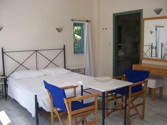 Hotel Plakures - Photo2