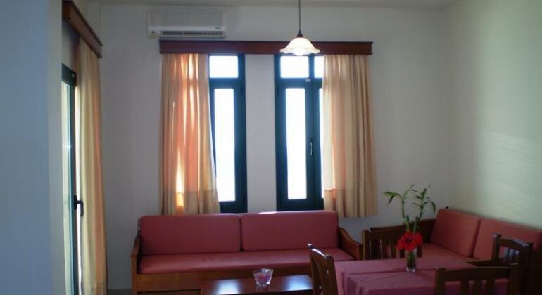 Roubini Apartments - Photo4
