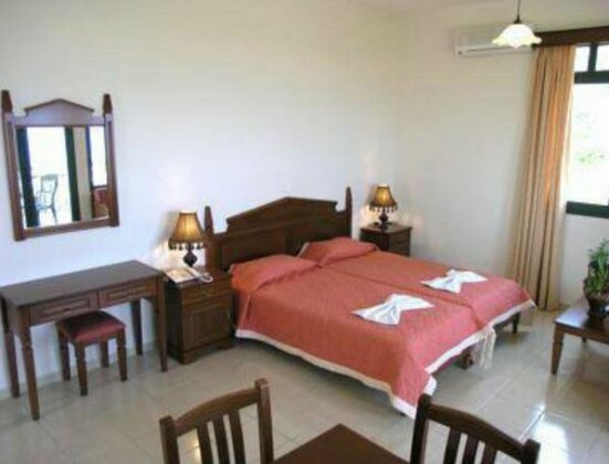 Roubini Apartments - Photo5