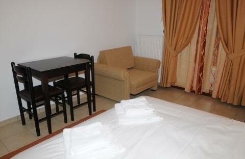 Kastro Lilaias - Photo5