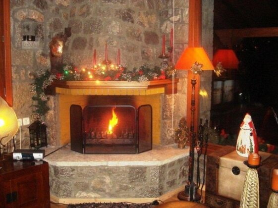 Mary's Mountain House - Photo2