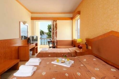 Antikyra Beach Hotel - Photo3