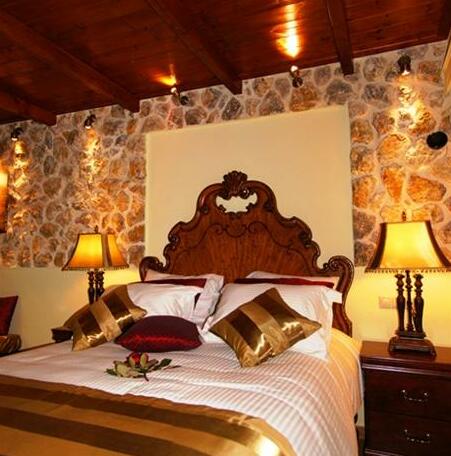 Arhontopetra Suites & Spa - Photo3