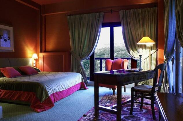 Country Club Hotel & Suites - Photo2