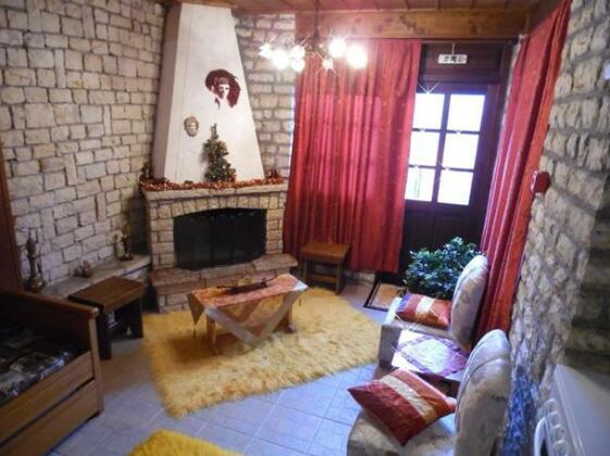 Elatos Rooms - Photo2