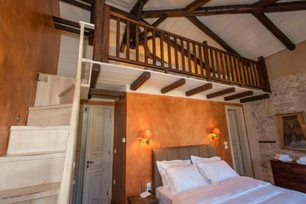Epoches Luxury Suites - Photo2