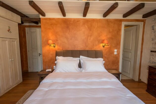 Epoches Luxury Suites - Photo3