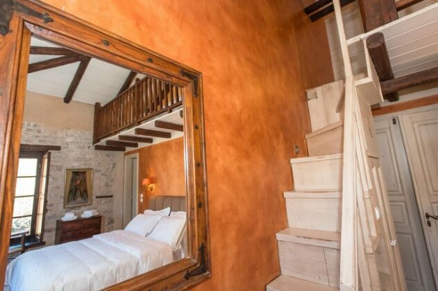 Epoches Luxury Suites - Photo4