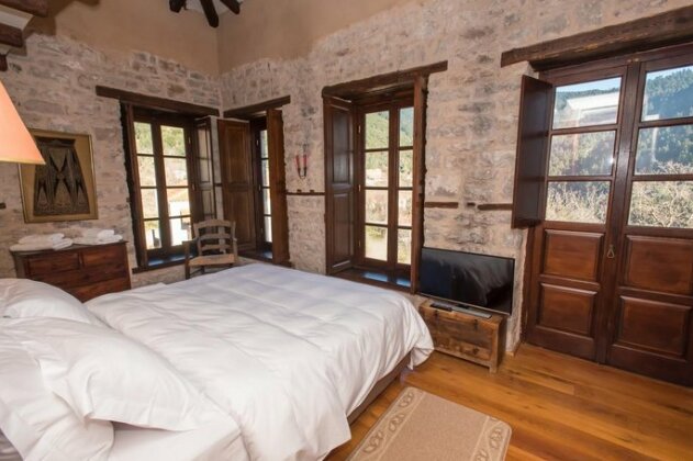 Epoches Luxury Suites - Photo5