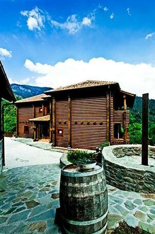 Iliessa Wooden Guesthouse - Photo3