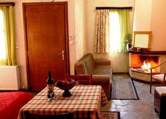 Mesostrati Guesthouse - Photo4
