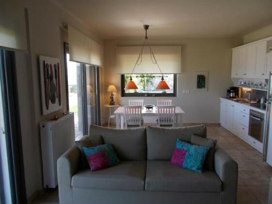 Skaloma Villas Art 1 - Photo5