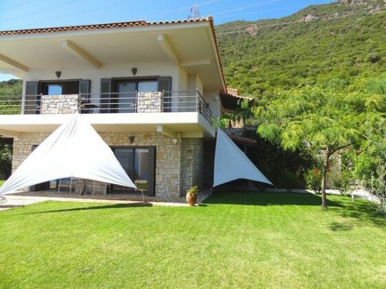Skaloma Villas Art 2 - Photo2